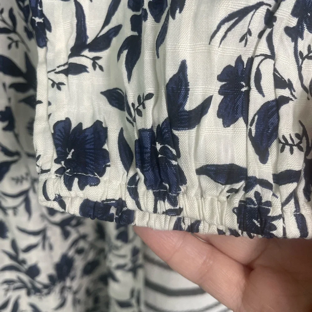 Old Navy Smocked V- Neck Floral Print Feminine Boho Dress Size Medium - Picture 8 of 11